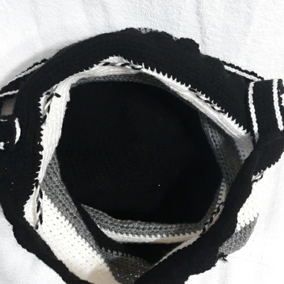 Handmade Crochet drawstring bag - Picture 11 of 11